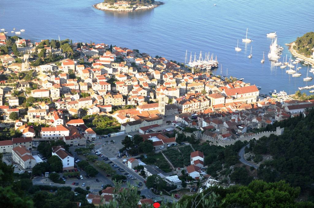 Rooms & Apartments Tepsa - Centre Hvar Town Eksteriør billede
